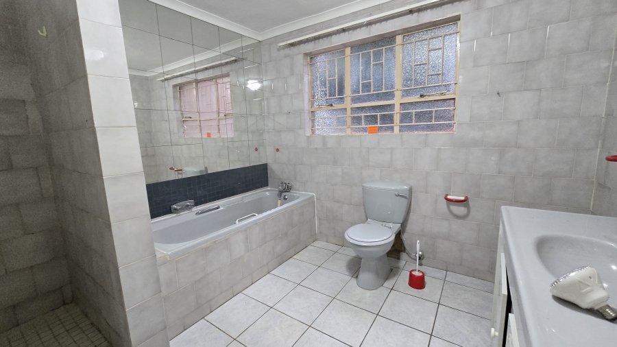 3 Bedroom Property for Sale in Geelhoutpark North West